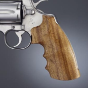 POIGNÉE BOIS LAMO CAMO COLT PYTHON - HOGUE